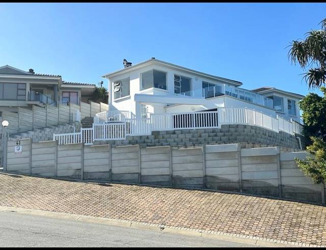 5 BEDROOM HOUSE FOR SALE IN DANA BAY